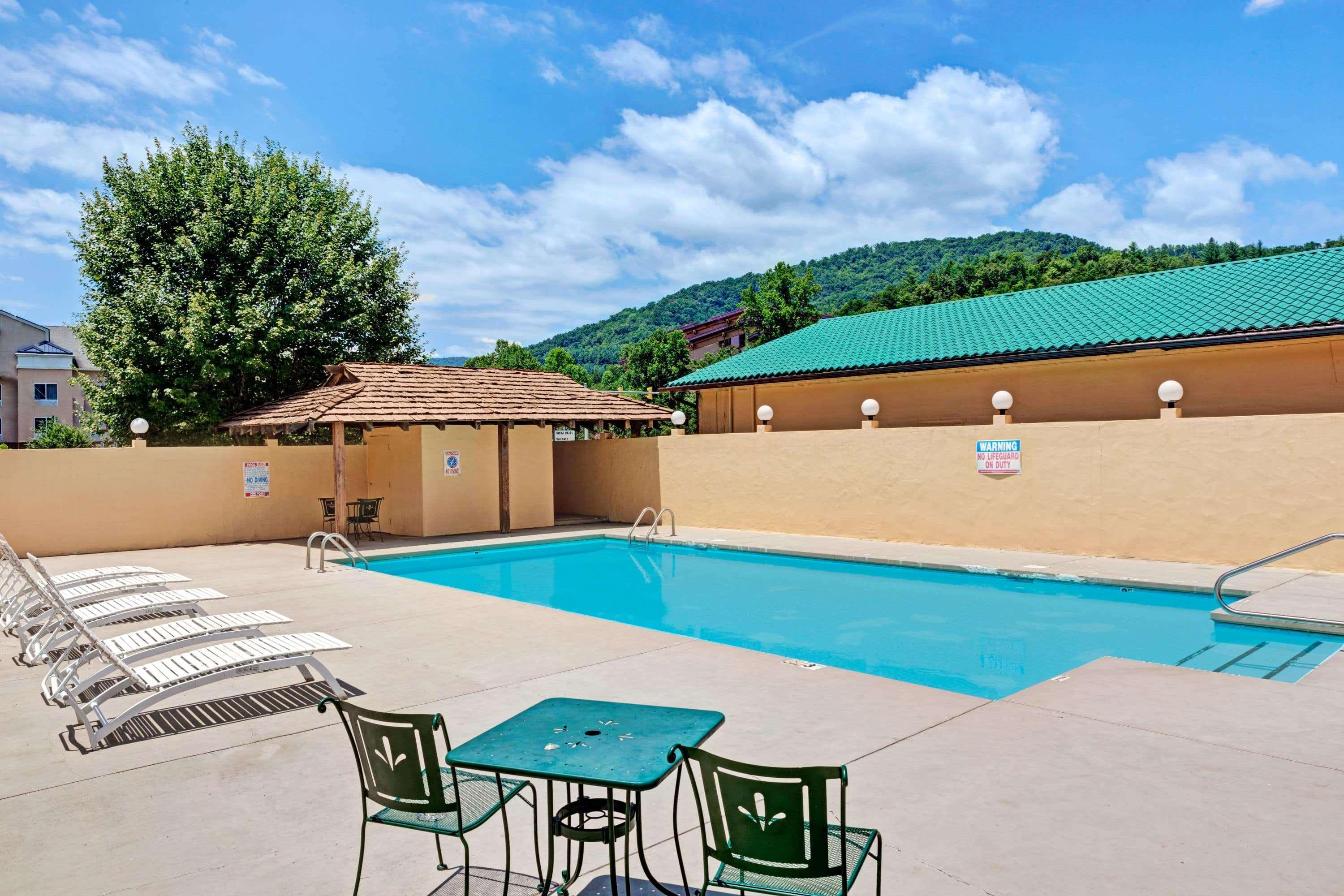 Days Inn By Wyndham Cherokee Near Casino Exterior photo